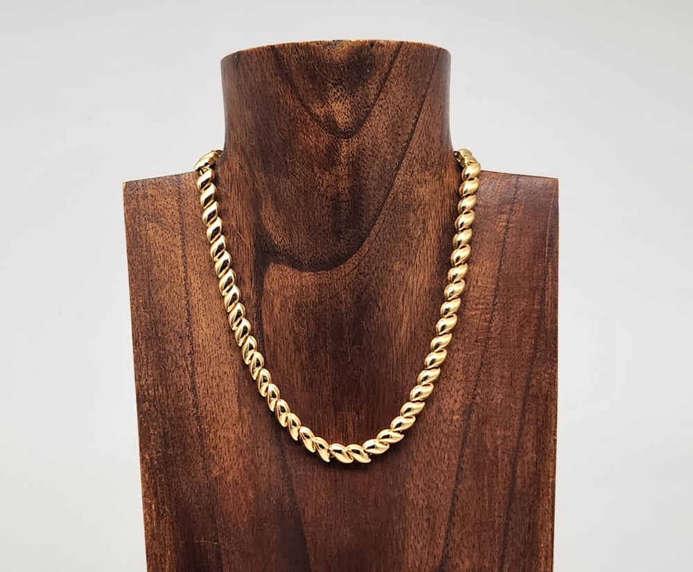 Vintage Crown Trifari Gold Tone Leaf Necklace